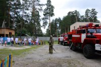 В Бобровке вытащили ребёнка из огня